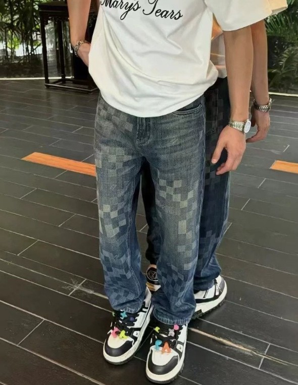 루이비통 멀티 모노 워싱 청바지