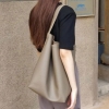더로우 파크 레더 라지 토트백