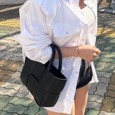 보테가 아르코 도트백 스몰